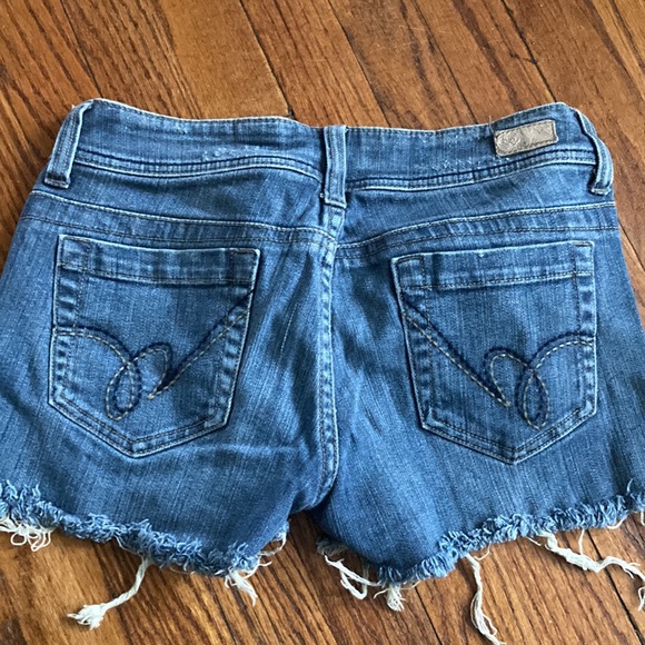 Shorts - Picture 2 of 3